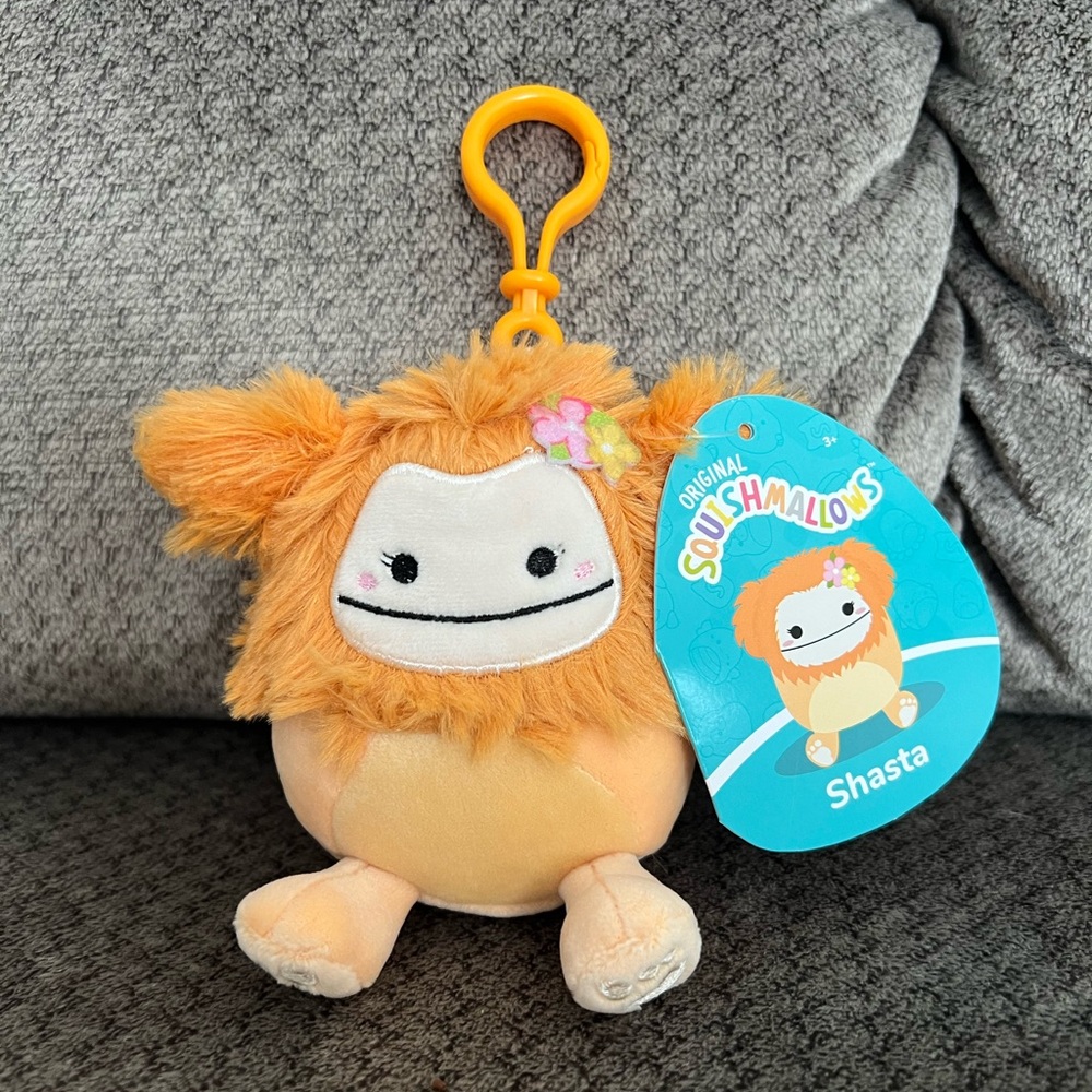 Squishmallow Shasta the Bigfoot Clip 3.5”